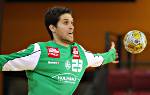 Handballtorwart bei der Ballabwehr